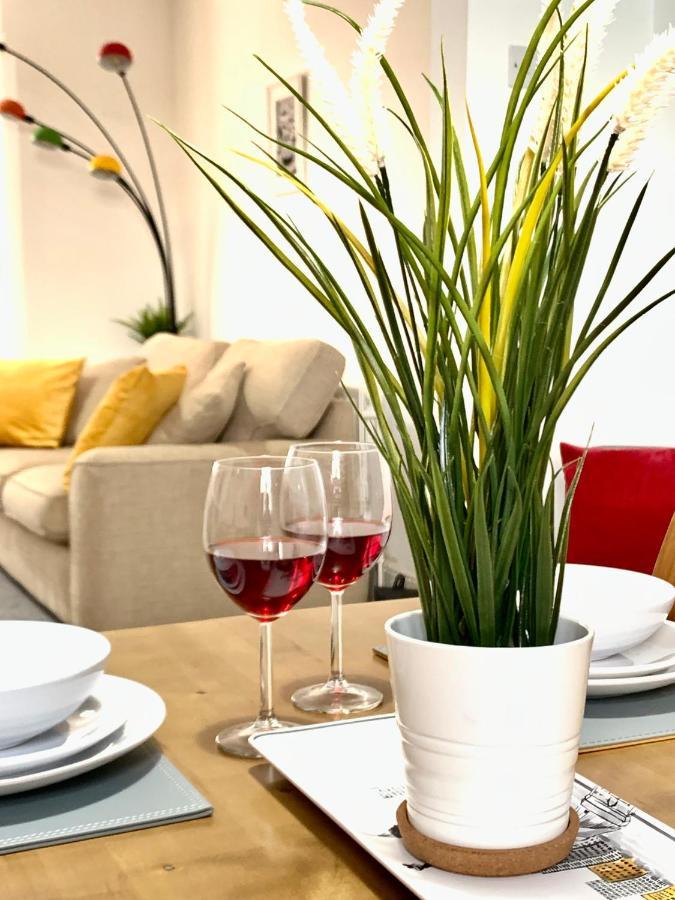 Contemporary 2 Bedroom Victorian Town House - Sleeps Up To 6 Kimberley  Kültér fotó